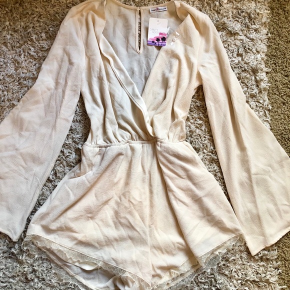 Dresses + Rompers - Picture 3 of 6